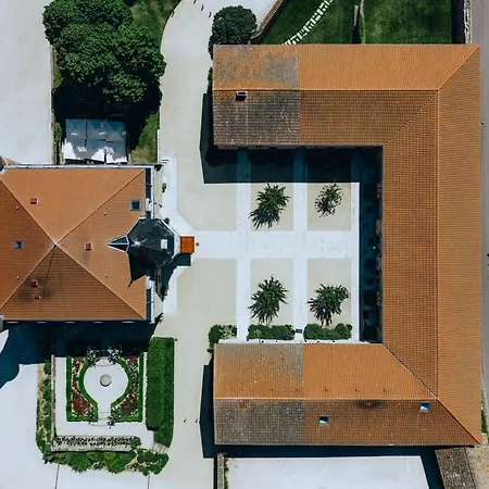 Demeures Et Chateaux - Domaine De Valinches Hotel